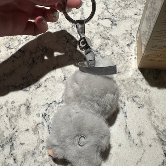 POP MART Labubu V4 The Monsters Pin For Love Alphabet Plush Pendant - Letter C - Picture 4 of 7